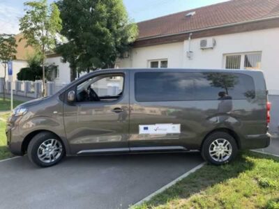 kombi za prijevoz umirovljenika